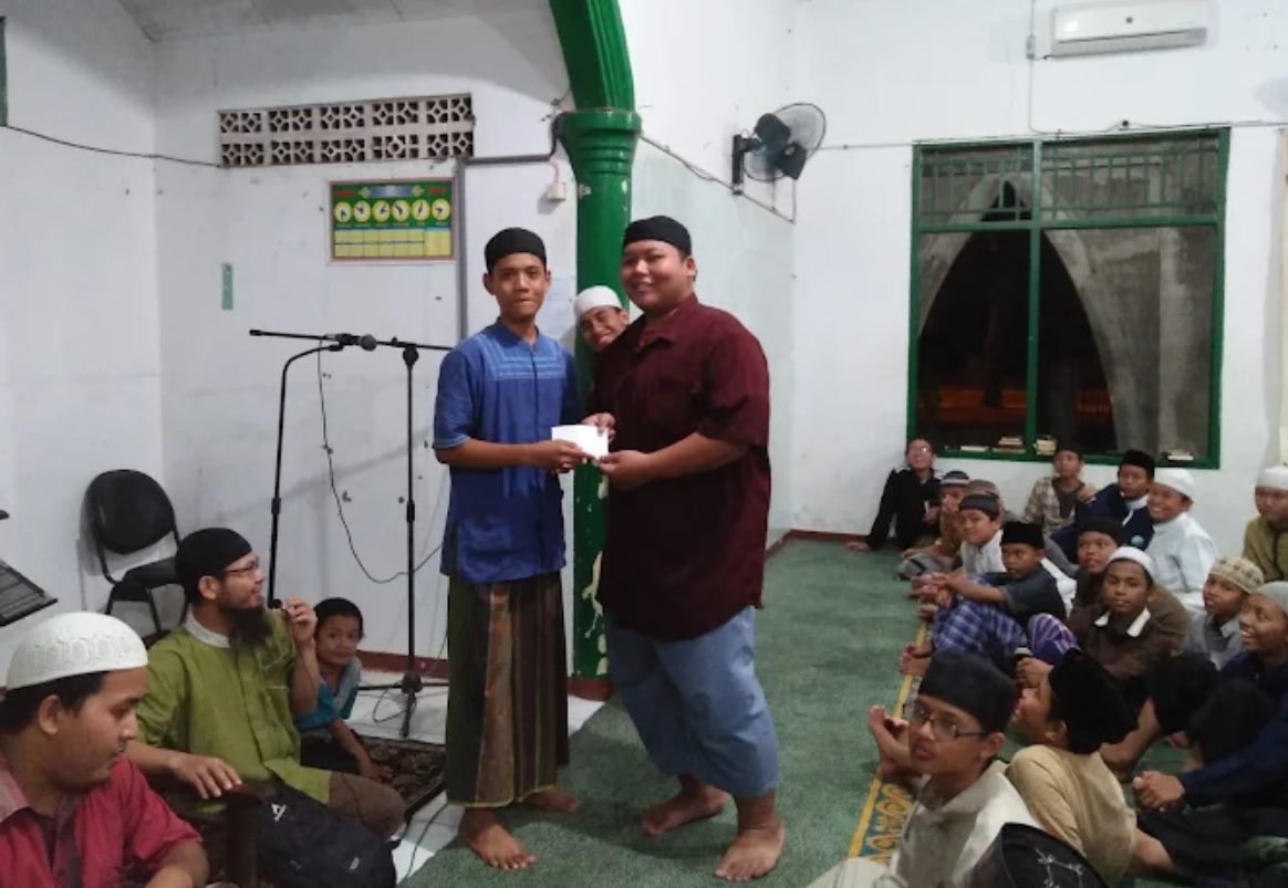 Foto Bersama Warga Bakti Sosial